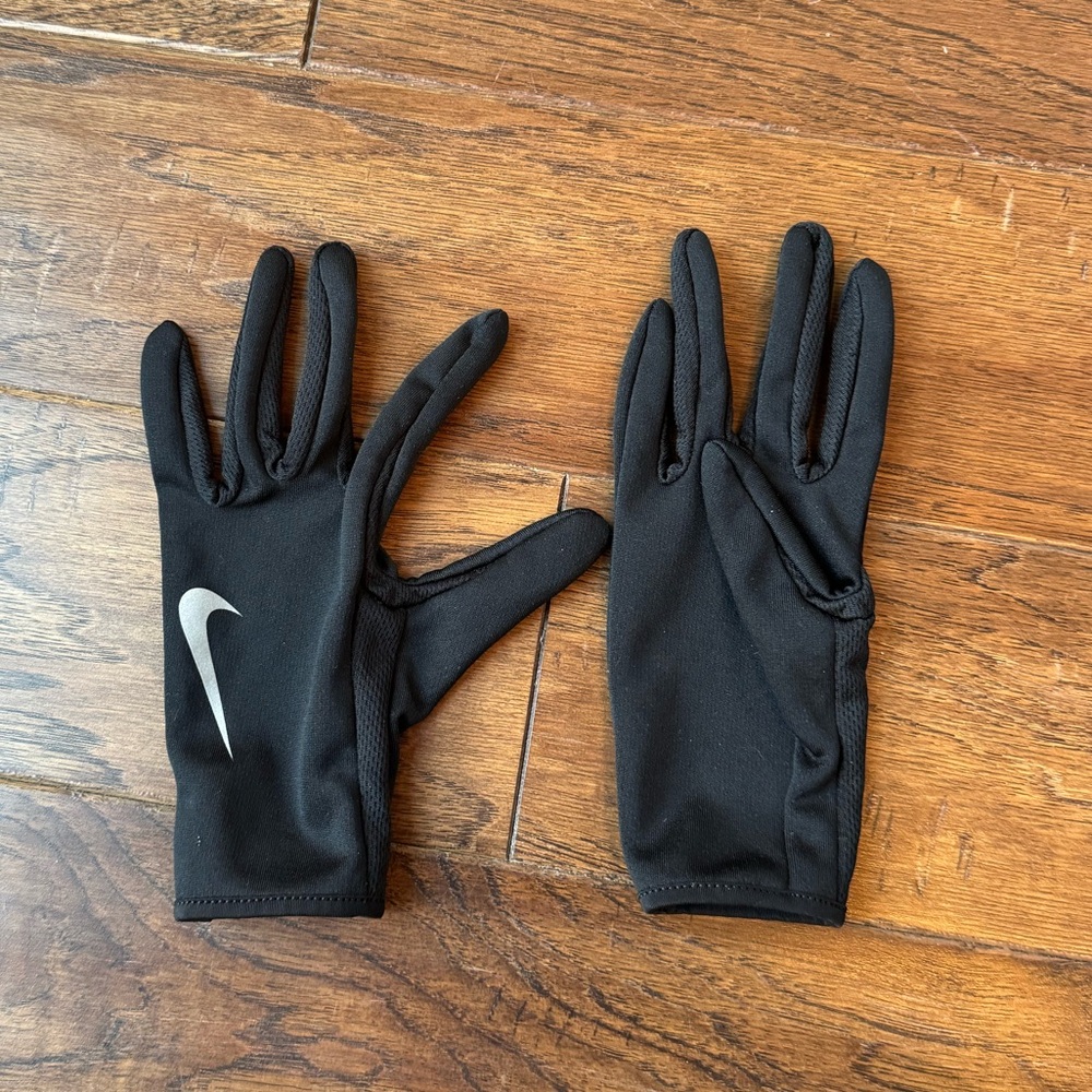 Nike Women’s Golf Gloves
Black 
Size M/L